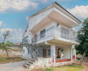 Vista exterior de Casa o xalet en venda en Esparreguera amb Piscina comunitària