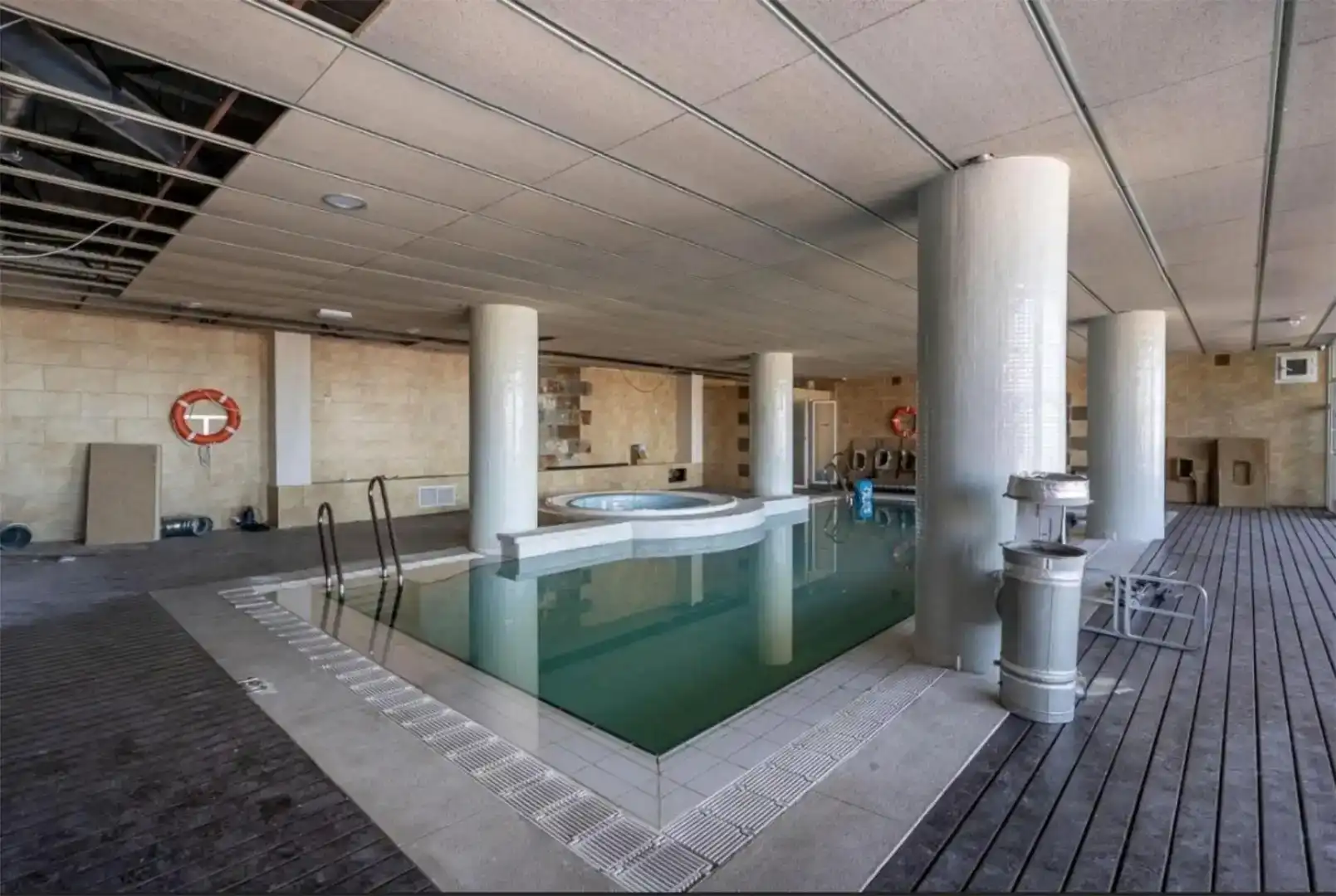 Piscina de Pis de lloguer en Sierra Nevada amb Piscina