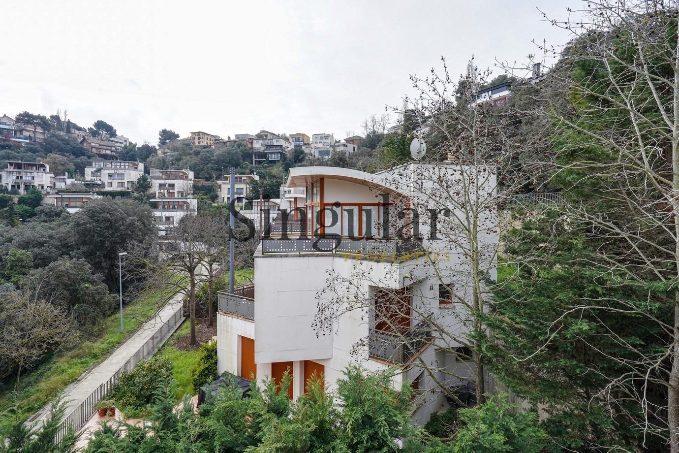 Vista exterior de Casa o xalet en venda en  Barcelona Capital amb Calefacció, Jardí privat i Terrassa