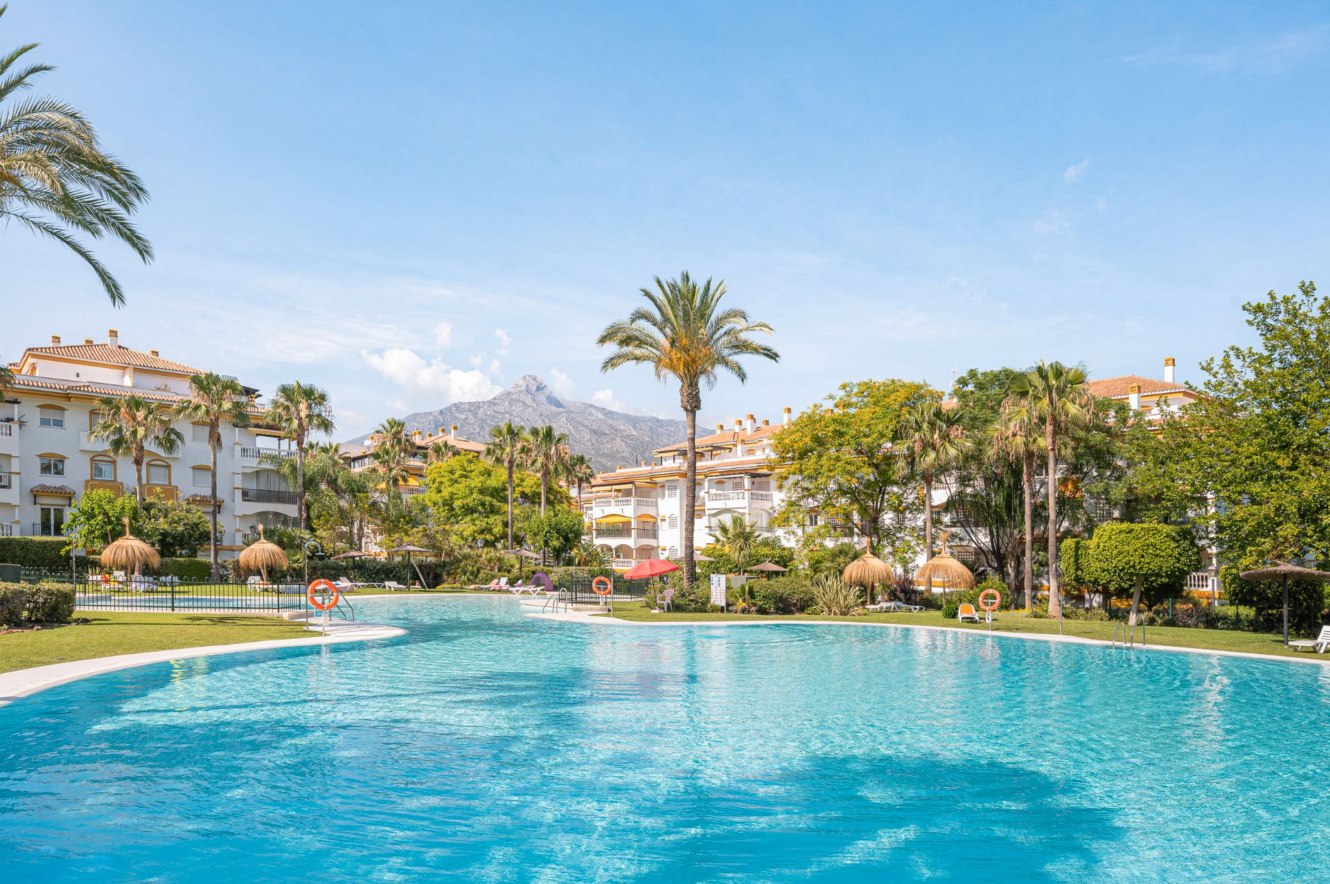 Garden of Flat for sale in Marbella  with Air Conditioner, Heating and Terrace