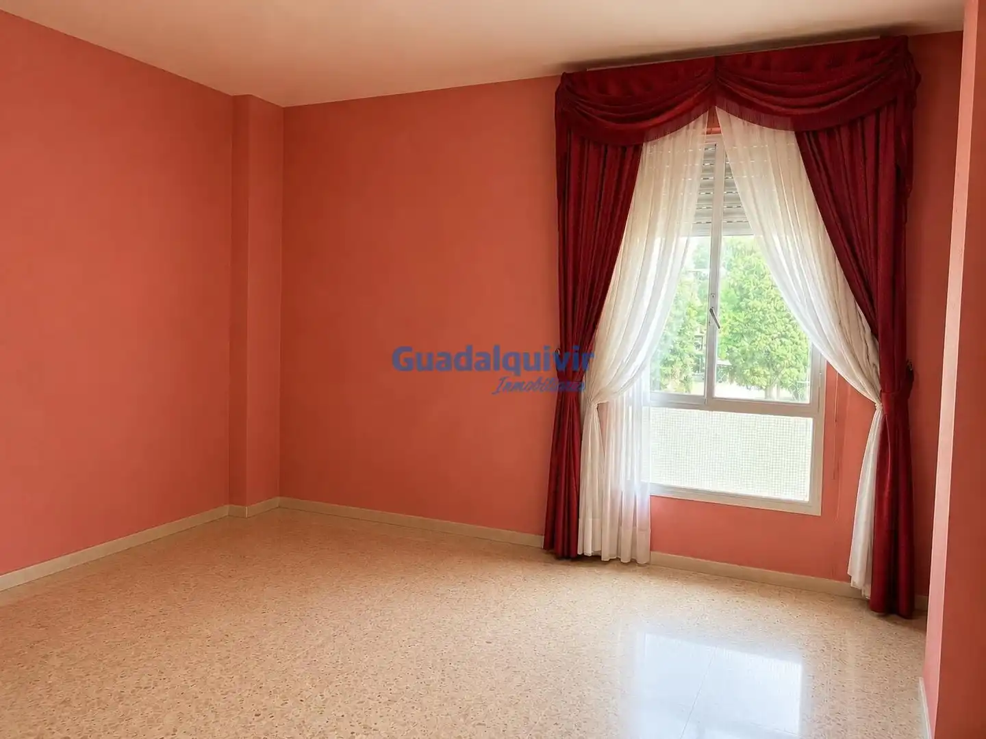 Habitación de Piso en venta en Sevilla con Aire acondicionado y Balcón