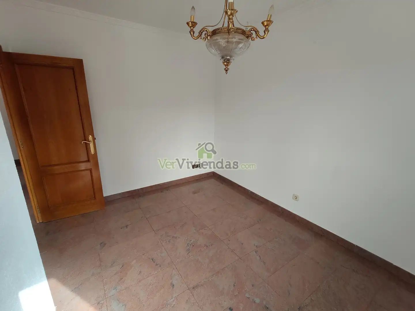 Dormitori de Casa o xalet en venda en Cerdanyola del Vallès amb Calefacció, Jardí privat i Parquet