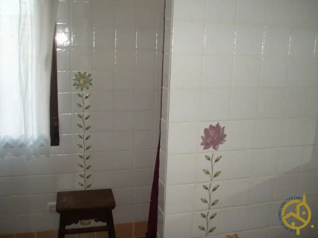 Bathroom of Houses for sale in Nambroca  with Air Conditioner, Heating and Private garden