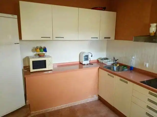 Cocina de Casa adosada en venta en Córdoba con Aire acondicionado, Calefacción y Jardín privado