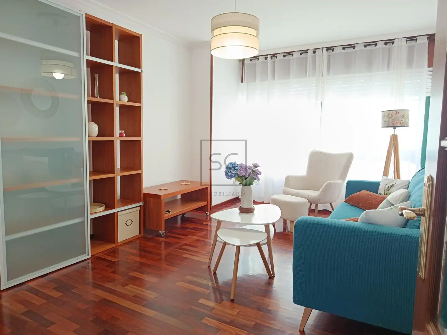 Sala d'estar de Apartament de lloguer en Ferrol amb Calefacció i Moblat