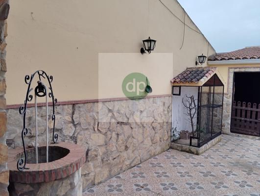 Exterior view of Single-family semi-detached for sale in Badajoz Capital  with Air Conditioner, Terrace and Storage room