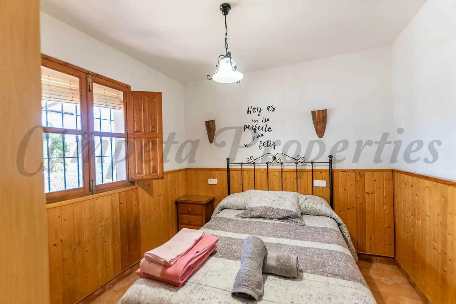 Casa amb piscina en venda a Sayalonga, imagen 9