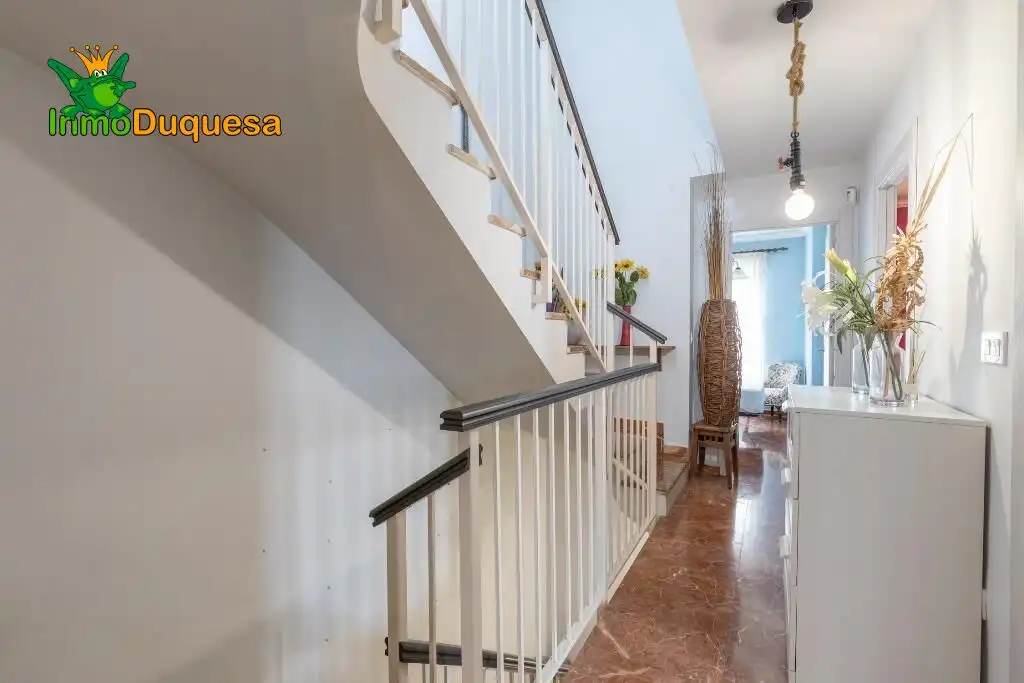 Casa adosada en venta en Granada con Aire acondicionado, Calefacción y Jardín privado