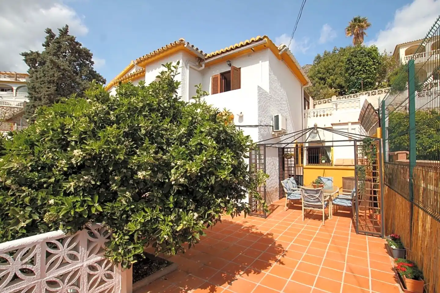 Vista exterior de Casa o chalet en venta en Benalmádena con Aire acondicionado, Jardín privado y Terraza