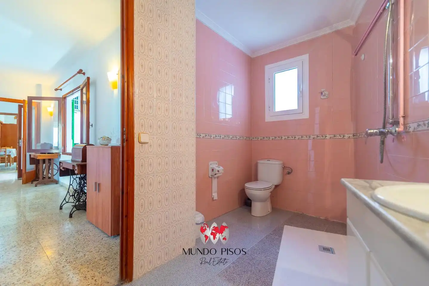 Badezimmer von Erdgeschoss zum Verkauf in  Palma de Mallorca mit Klimaanlage, Heizung und Terrasse
