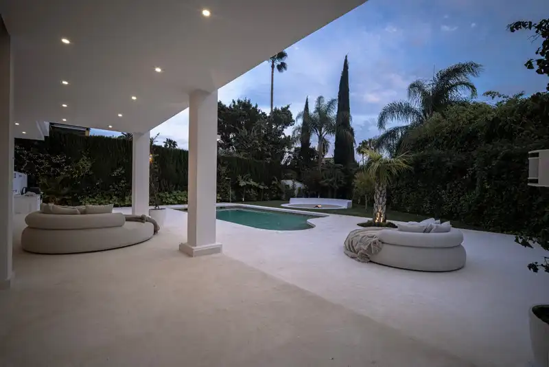 Chalet con terraza en venta en Nueva, imagen 46