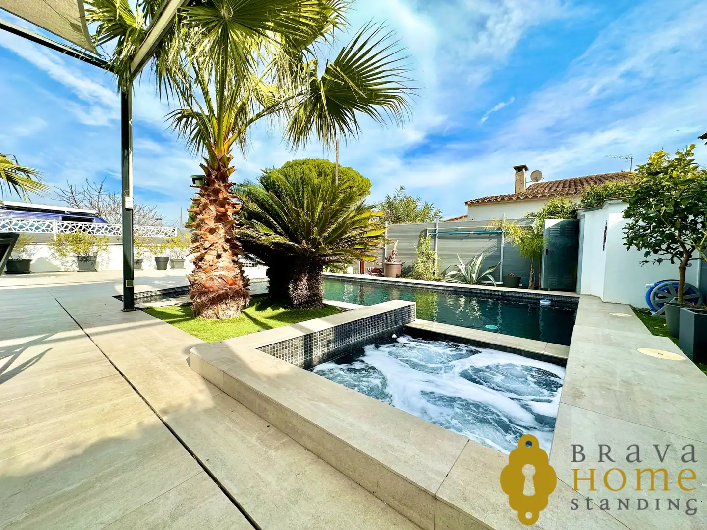 Schwimmbecken von Haus oder Chalet zum Verkauf in Empuriabrava mit Klimaanlage, Heizung und Privatgarten