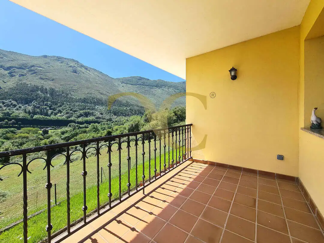 Terrassa de Casa o xalet en venda en Ribadesella amb Calefacció, Jardí privat i Terrassa