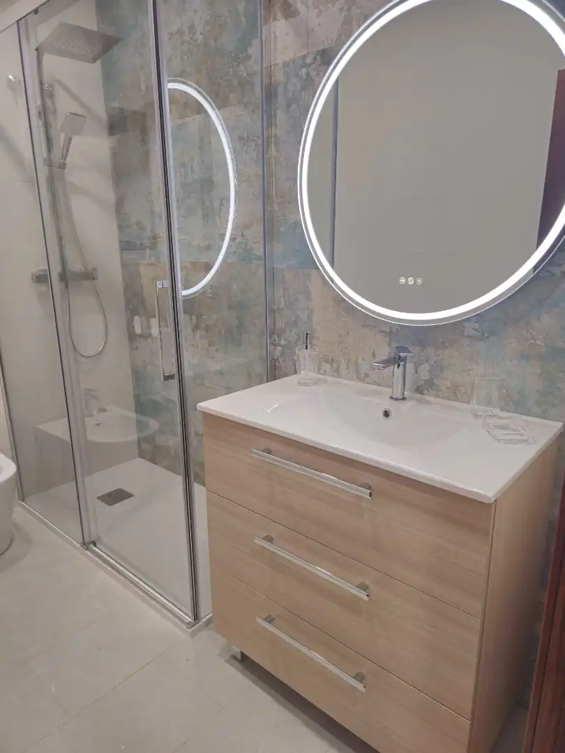 Bathroom of Flat for rent in Valencia  with Air Conditioner, Furnished and Washing machine