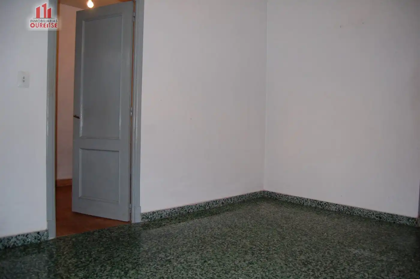 Houses for sale in San Cibrao das Viñas  with Balcony