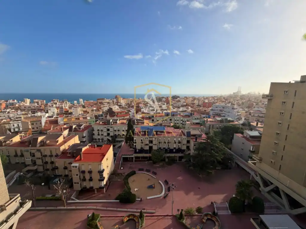Vista exterior de Pis en venda en Badalona amb Aire condicionat, Calefacció i Balcó
