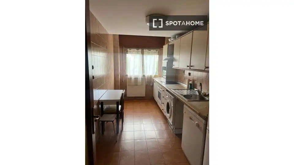 Room in Romareda