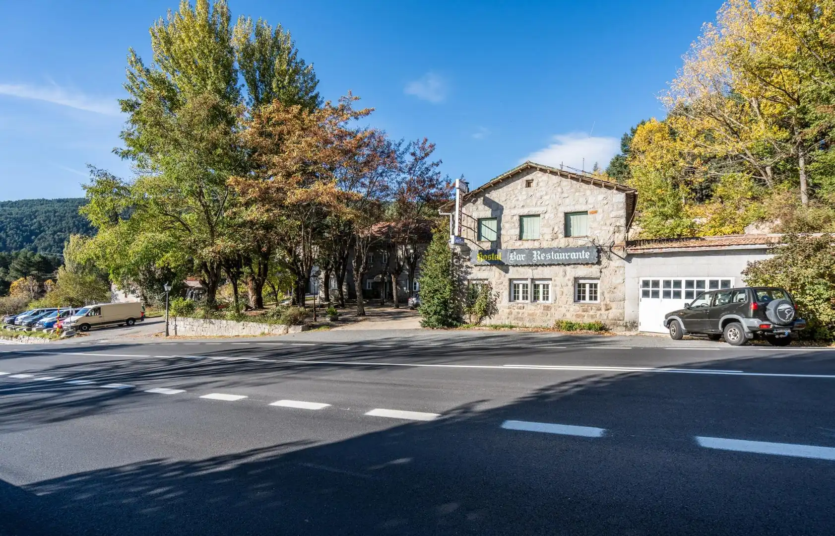 Vista exterior de Edificio en venta en Guadarrama
