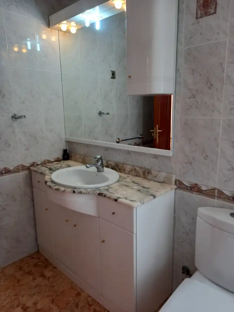 Bany de Casa o xalet en venda en Vilanova i la Geltrú amb Aire condicionat, Calefacció i Jardí privat