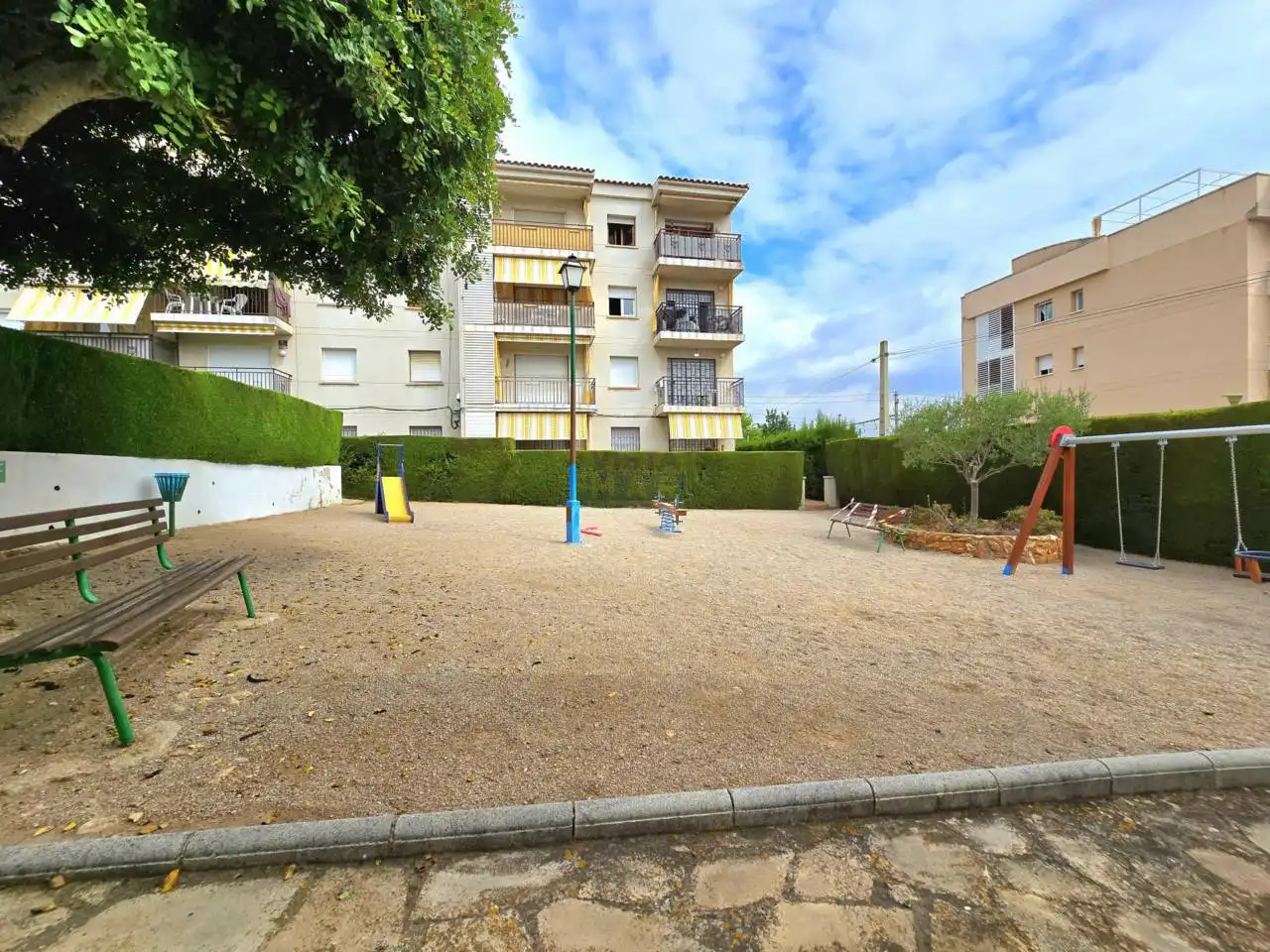 Vista exterior de Àtic en venda en El Vendrell amb Aire condicionat, Parquet i Terrassa