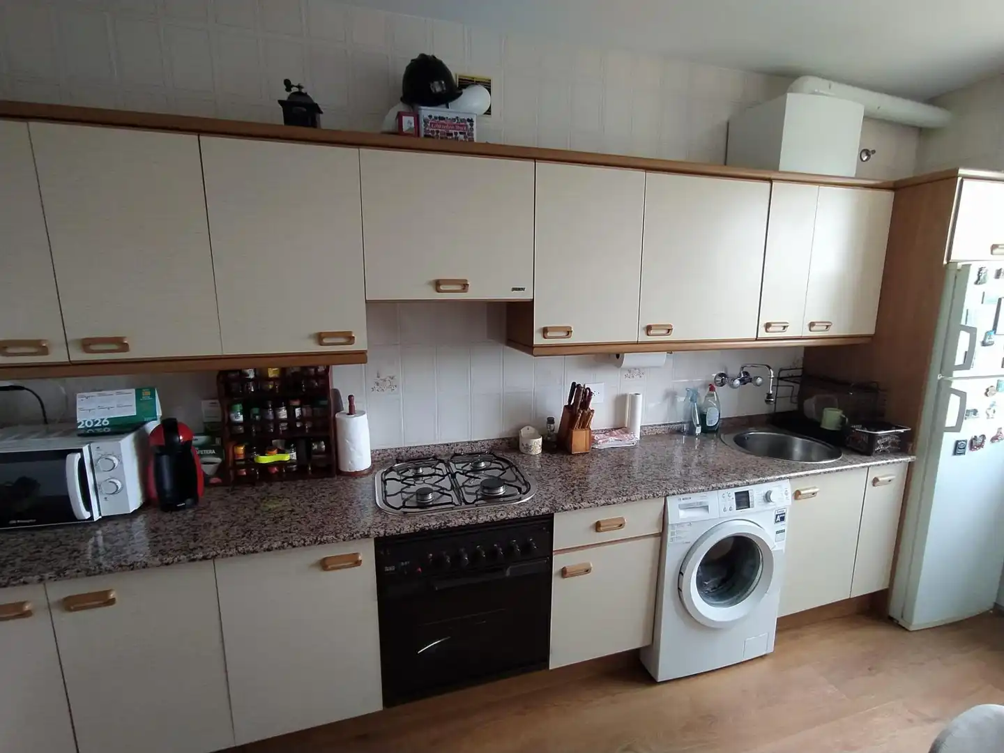 Cocina de Piso en venta en Ponferrada con Calefacción, Terraza y Trastero