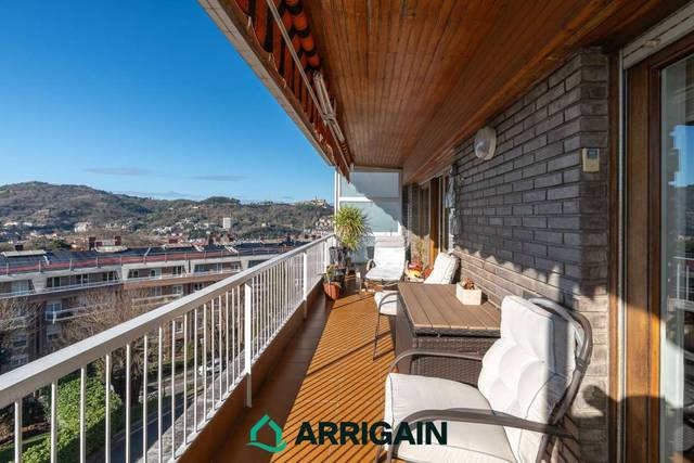 Piso en Venta en Paseo del Duque de Baena en Miraconcha