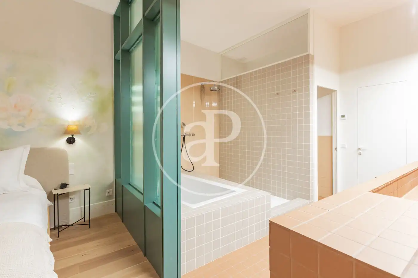 Badezimmer von Wohnung zur Miete in Madrid mit Klimaanlage, Heizung und Privatgarten