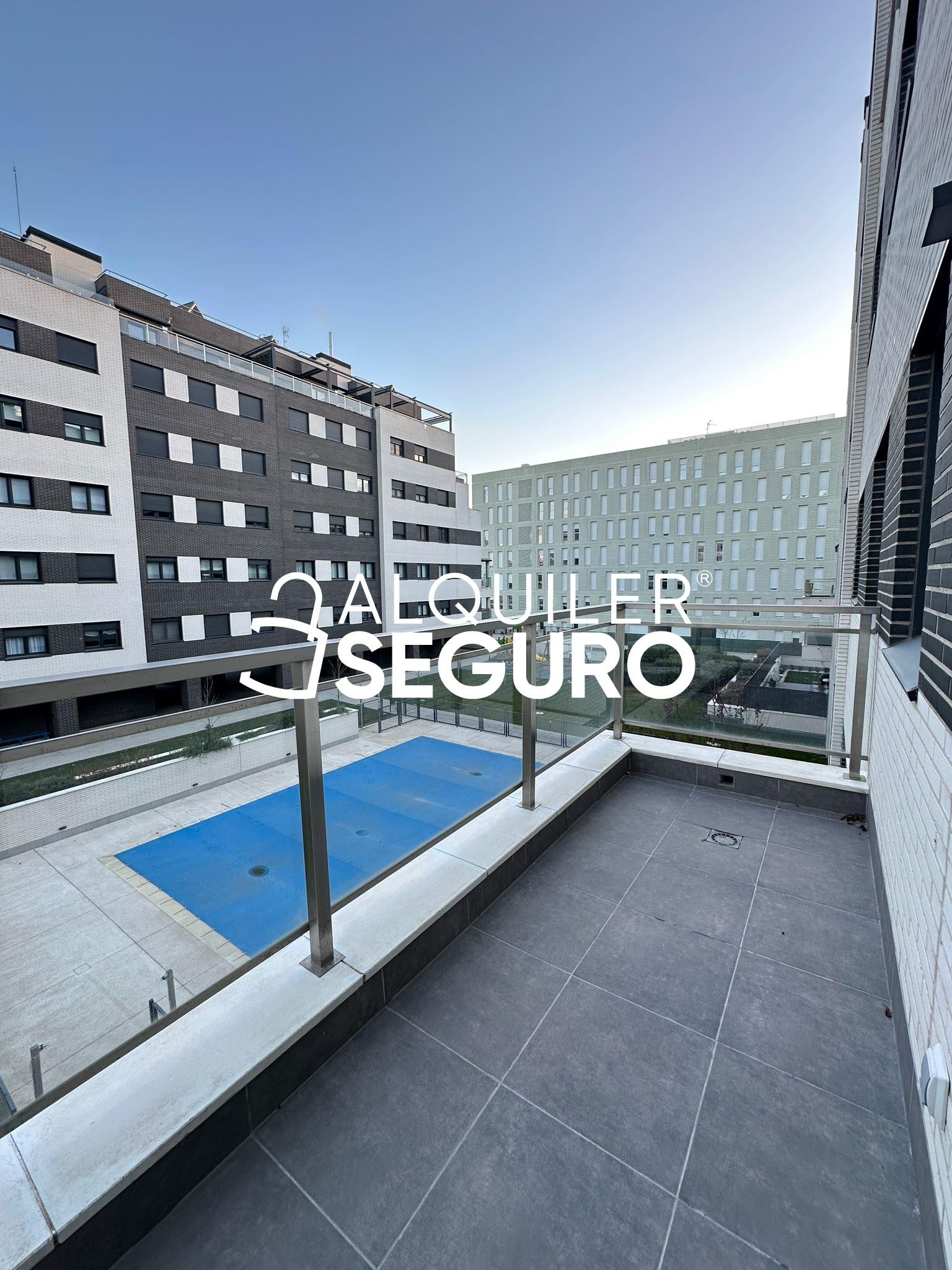 Vista exterior de Pis de lloguer en  Madrid Capital amb Calefacció, Terrassa i Traster