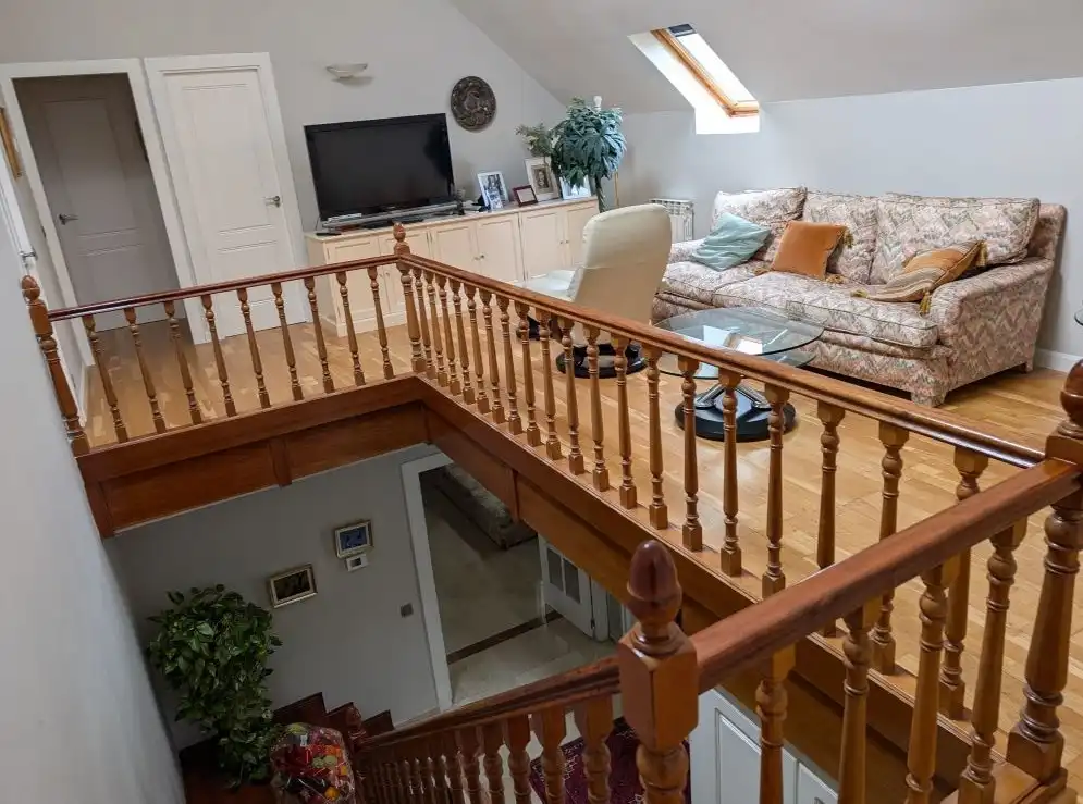 Sala d'estar de Casa o xalet en venda en Pozuelo de Alarcón amb Aire condicionat, Calefacció i Jardí privat