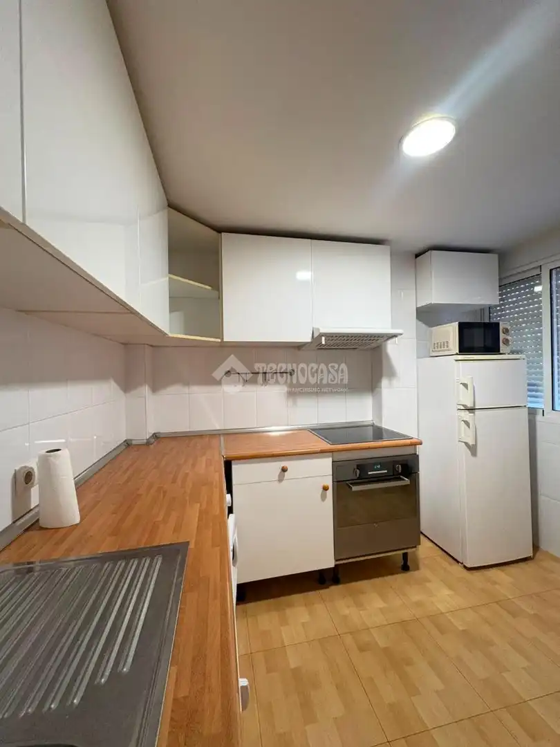 Flat for rent in Juan de la Cierva