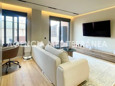 Apartament amb balcó en venda a L'Eixample