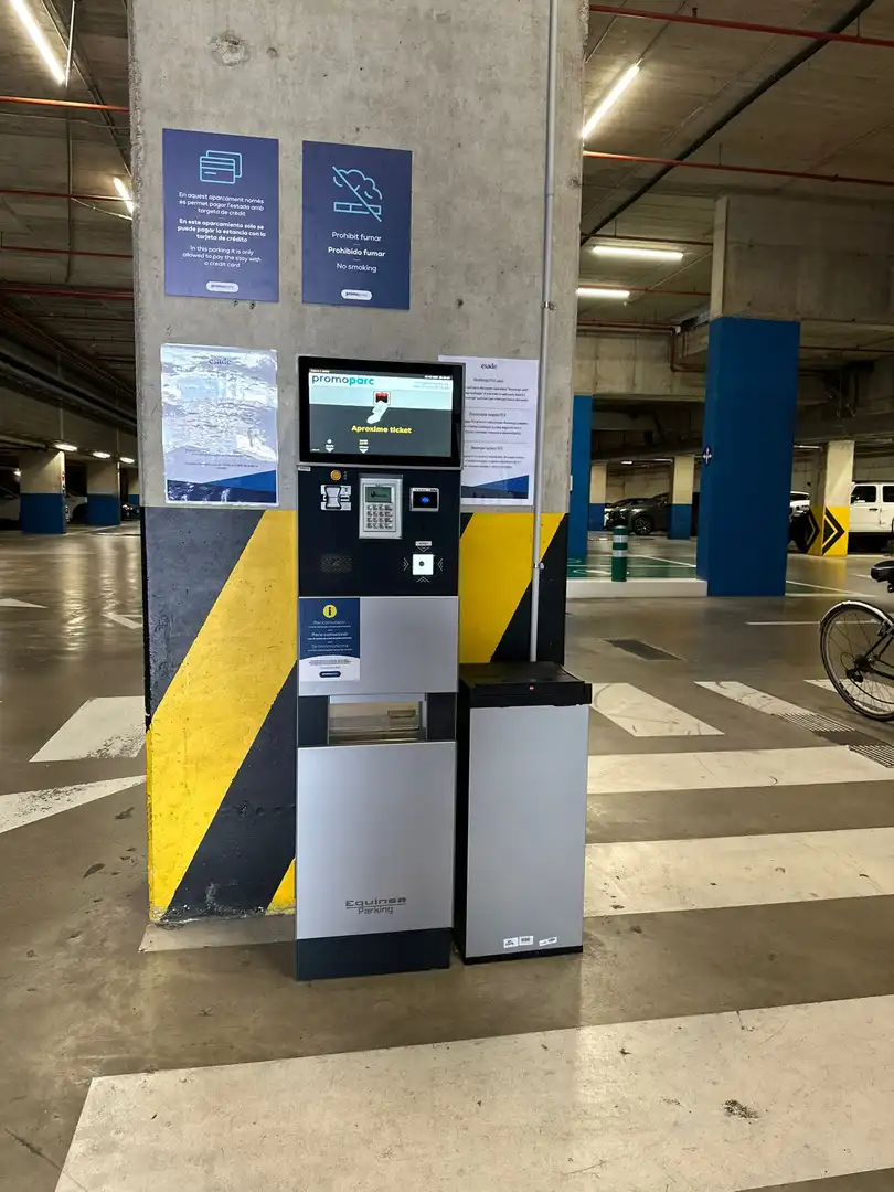 Einzelparkplatz zur Miete in Avinguda de la Torre Blanca 59, imagen 9