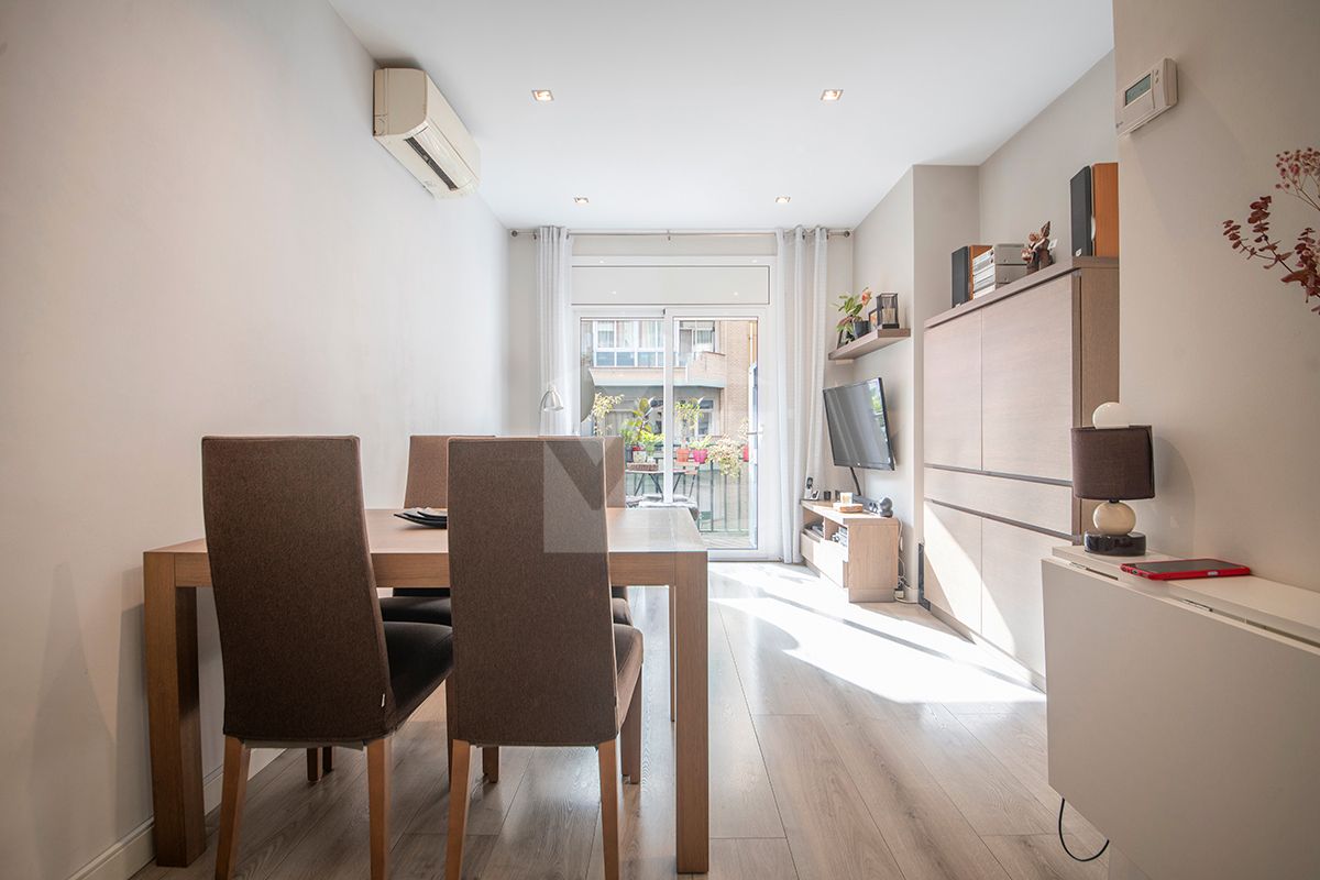 Comedor de Piso en venta en  Barcelona Capital con Aire acondicionado, Calefacción y Amueblado