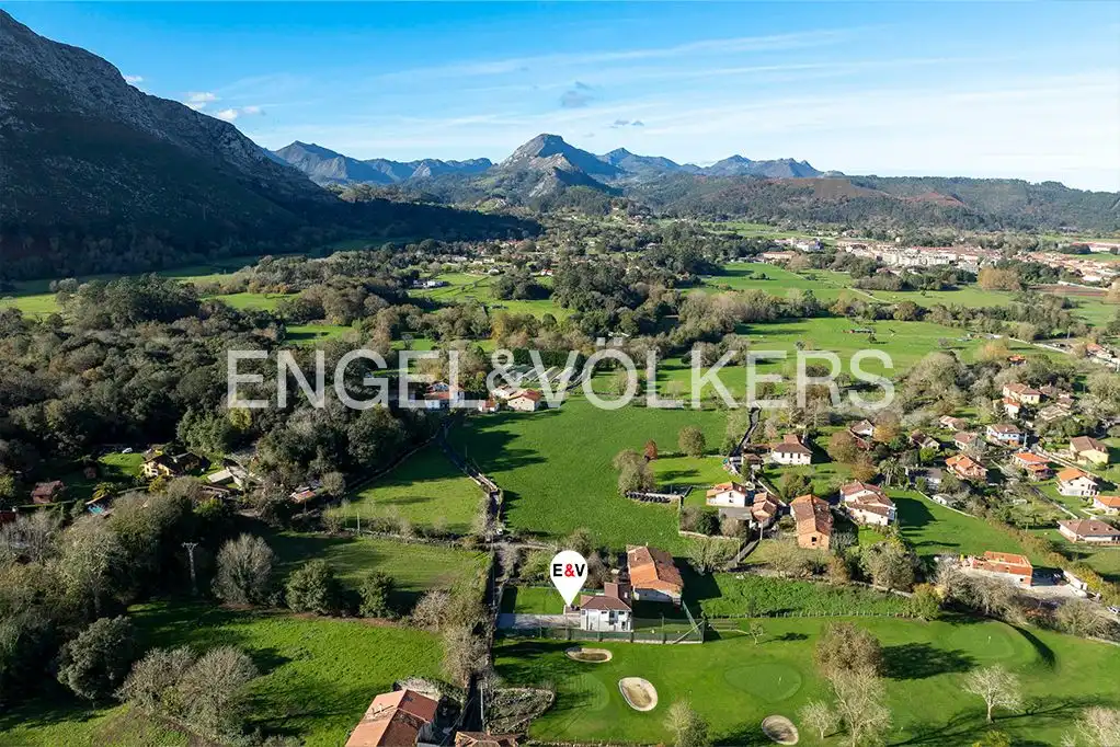House with garden for sale in Posada - Barro