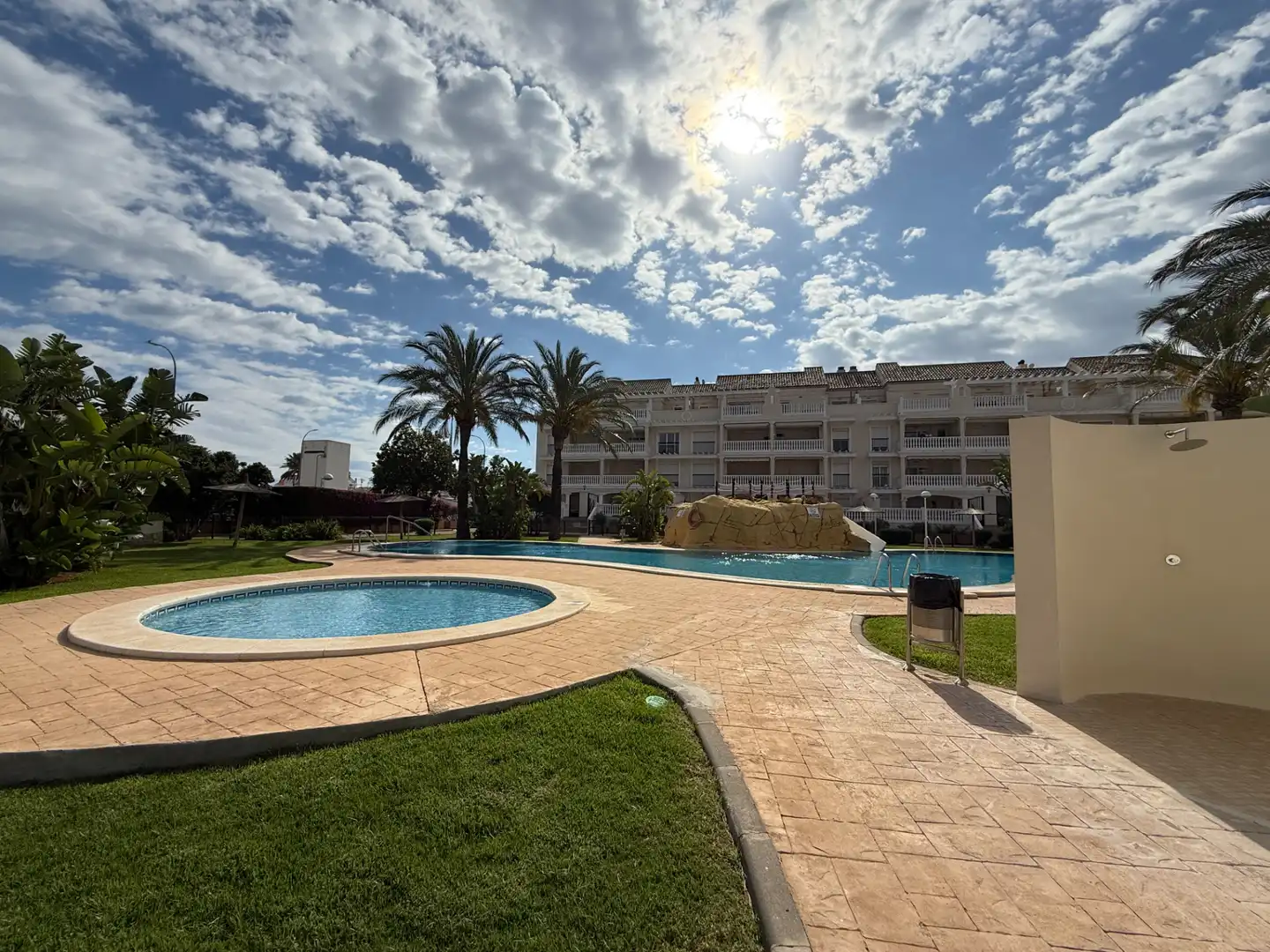 Piscina de Apartament en venda en Dénia amb Aire condicionat, Calefacció i Terrassa