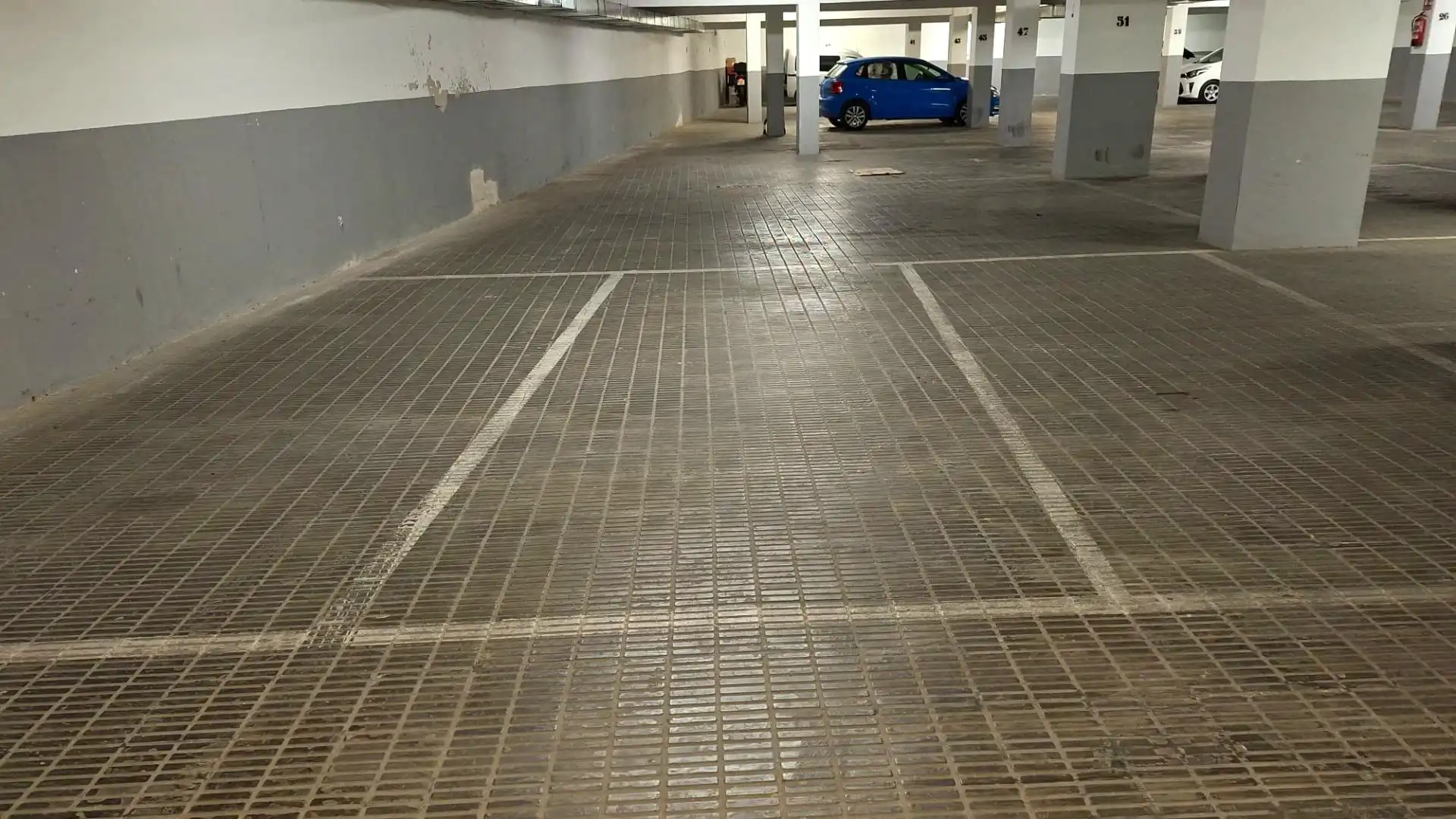 Parking de Apartamento en venta en Benidorm con Jardín privado, Amueblado y Piscina comunitaria