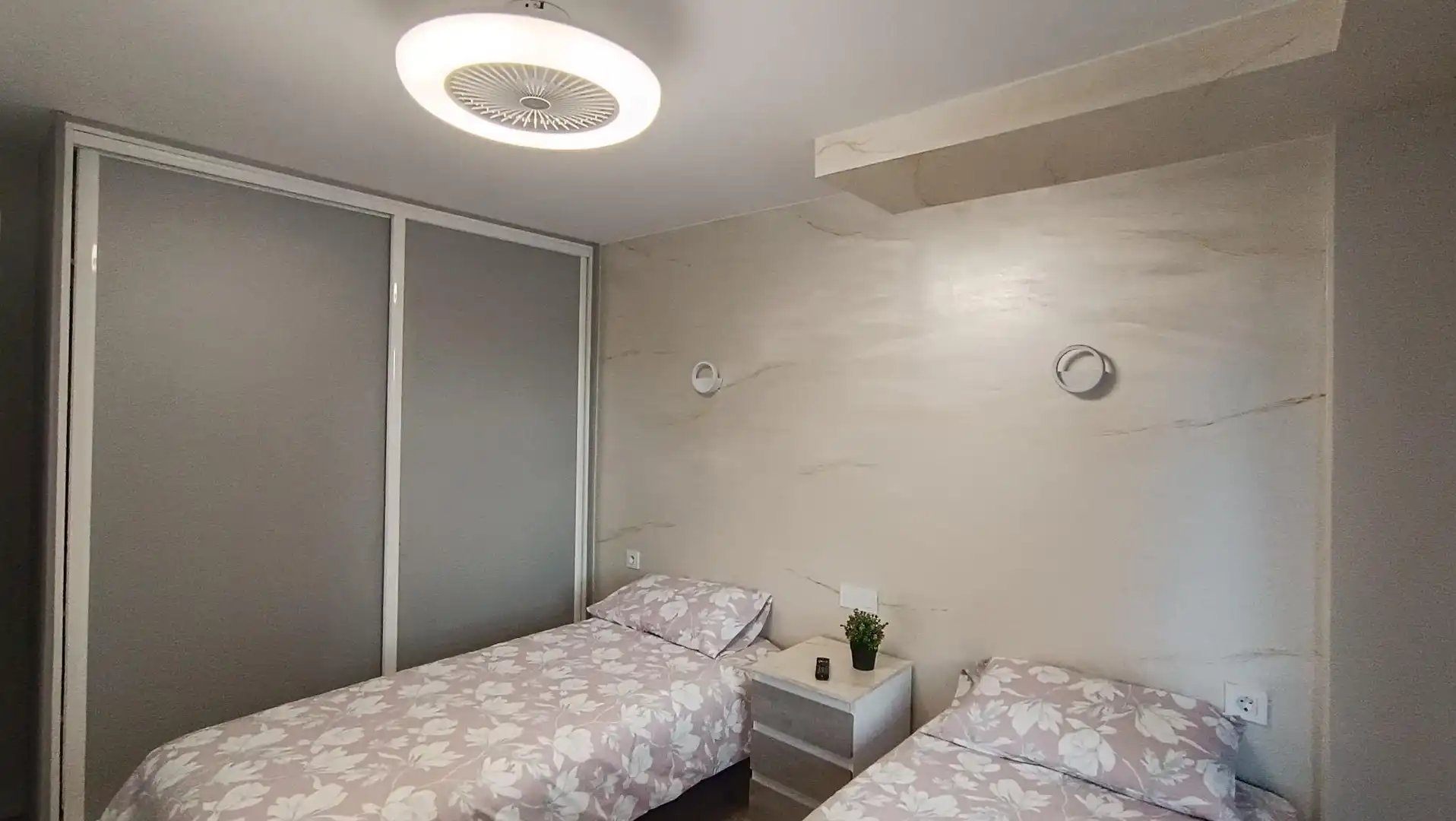 Dormitori de Apartament en venda en San Bartolomé de Tirajana amb Aire condicionat, Terrassa i Moblat