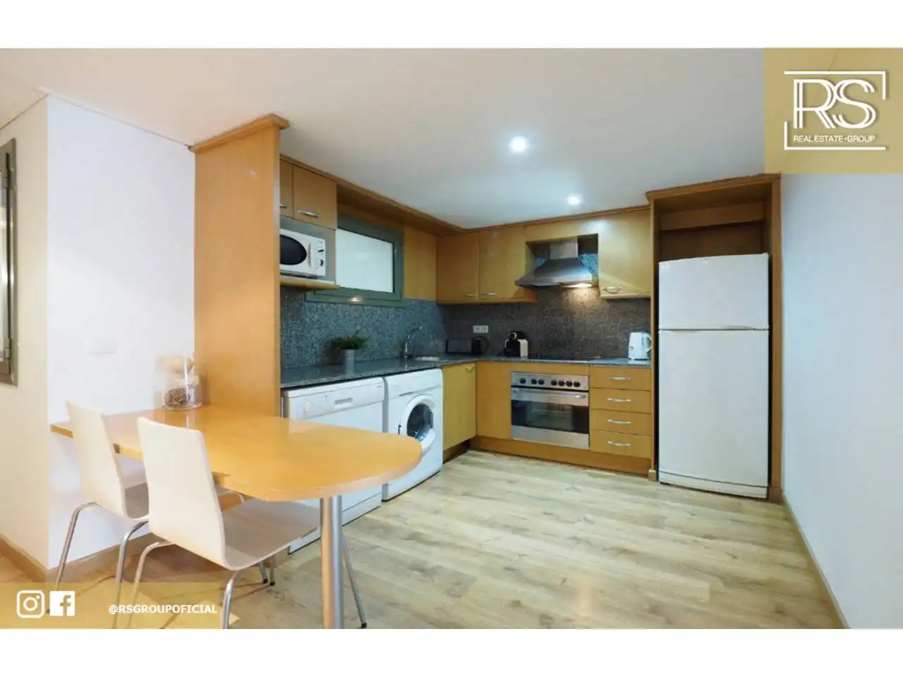 Flat for rent in Calle Sant agusti, El Raval