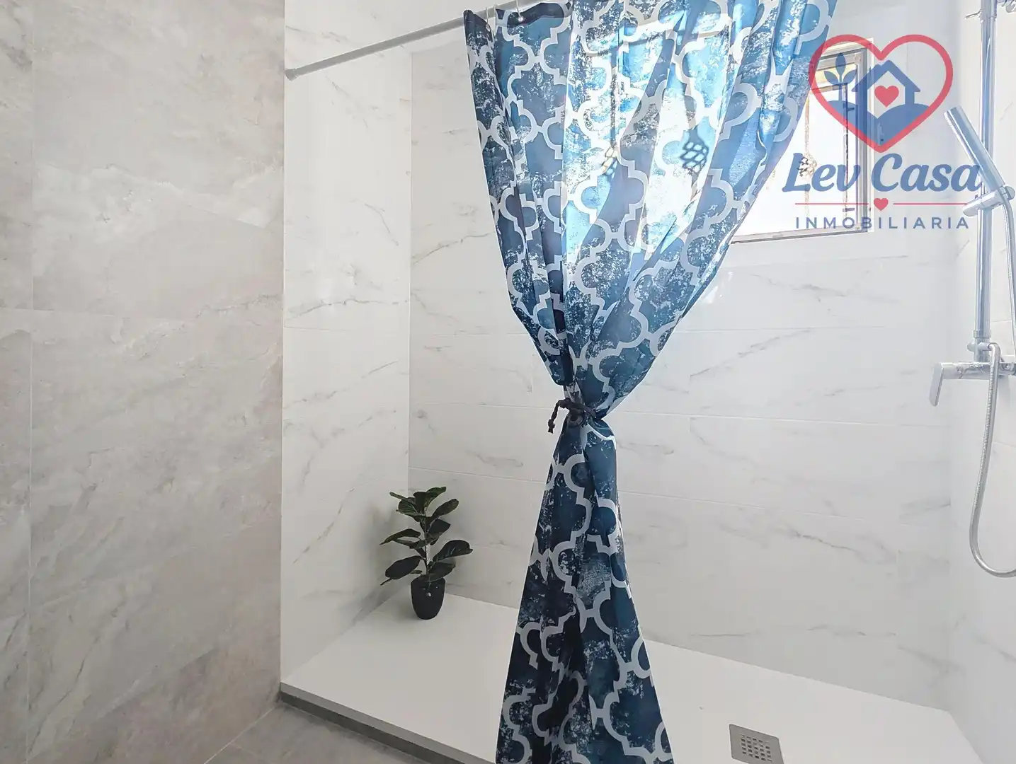 Bany de Casa o xalet en venda en Mazarrón amb Jardí privat i Piscina comunitària