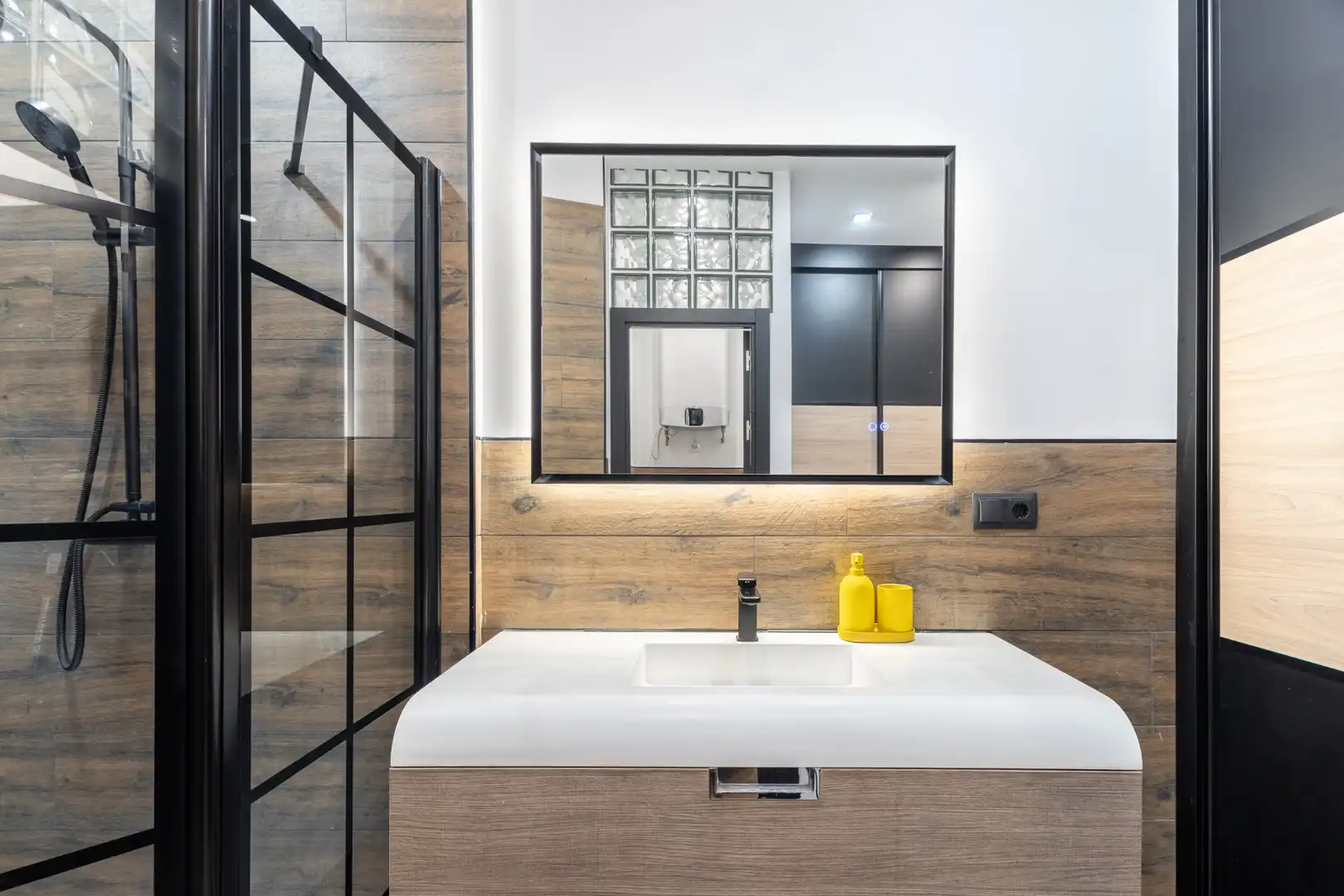 Baño de Apartamento de alquiler en Madrid con Aire acondicionado, Calefacción y Amueblado