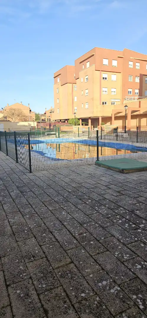 Piscina de Apartamento de alquiler en Ciudad Real con Amueblado