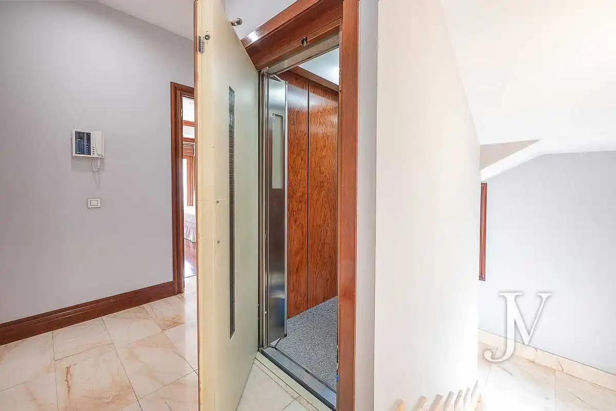 Casa adosada en venda en Madrid amb Aire condicionat, Calefacció i Jardí privat