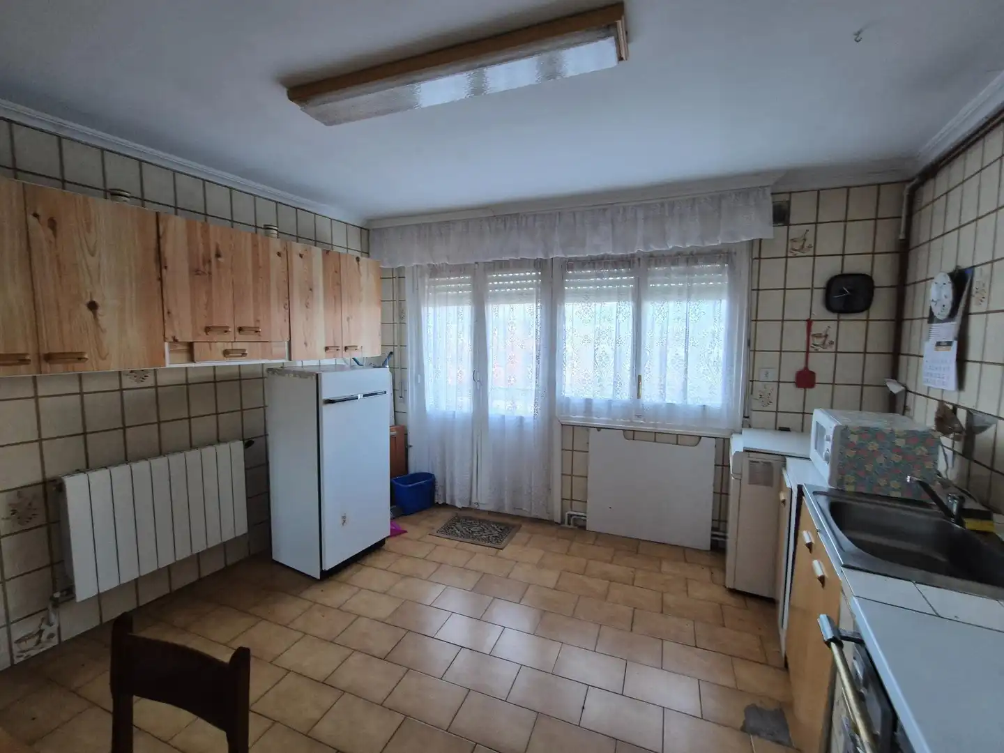 Cuina de Pis en venda en Almanza amb Calefacció, Terrassa i Balcó