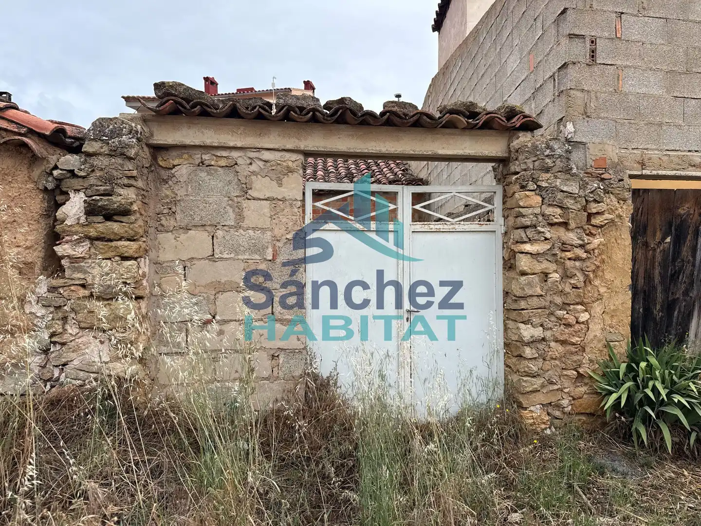 Nave industrial en venta en Aras de los Olmos