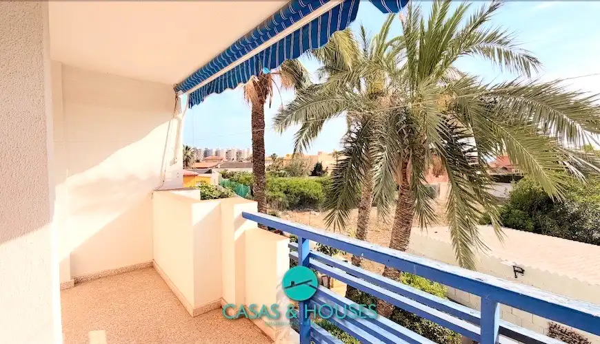 Vista exterior de Apartamento en venta en La Manga del Mar Menor con Terraza, Amueblado y Lavadora