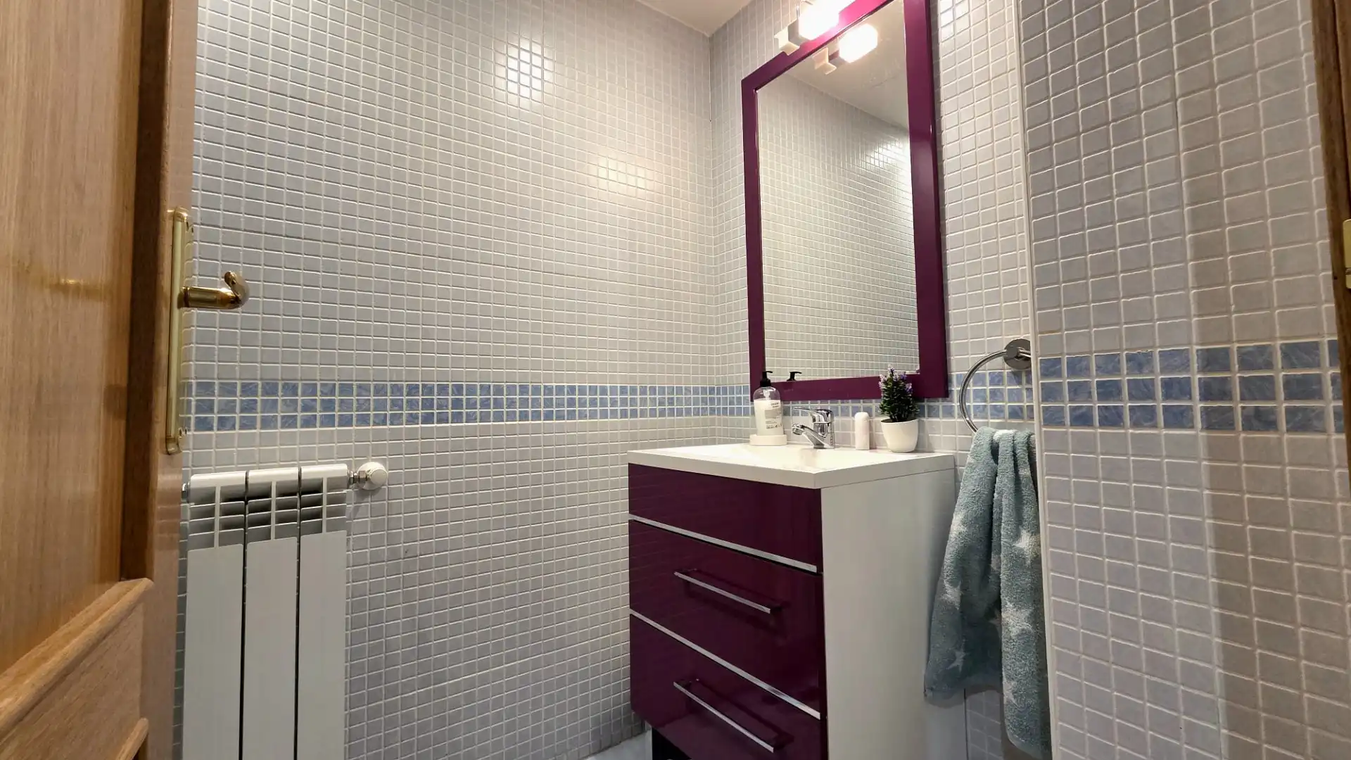 Baño de Piso en venta en Parla con Aire acondicionado, Calefacción y Jardín privado