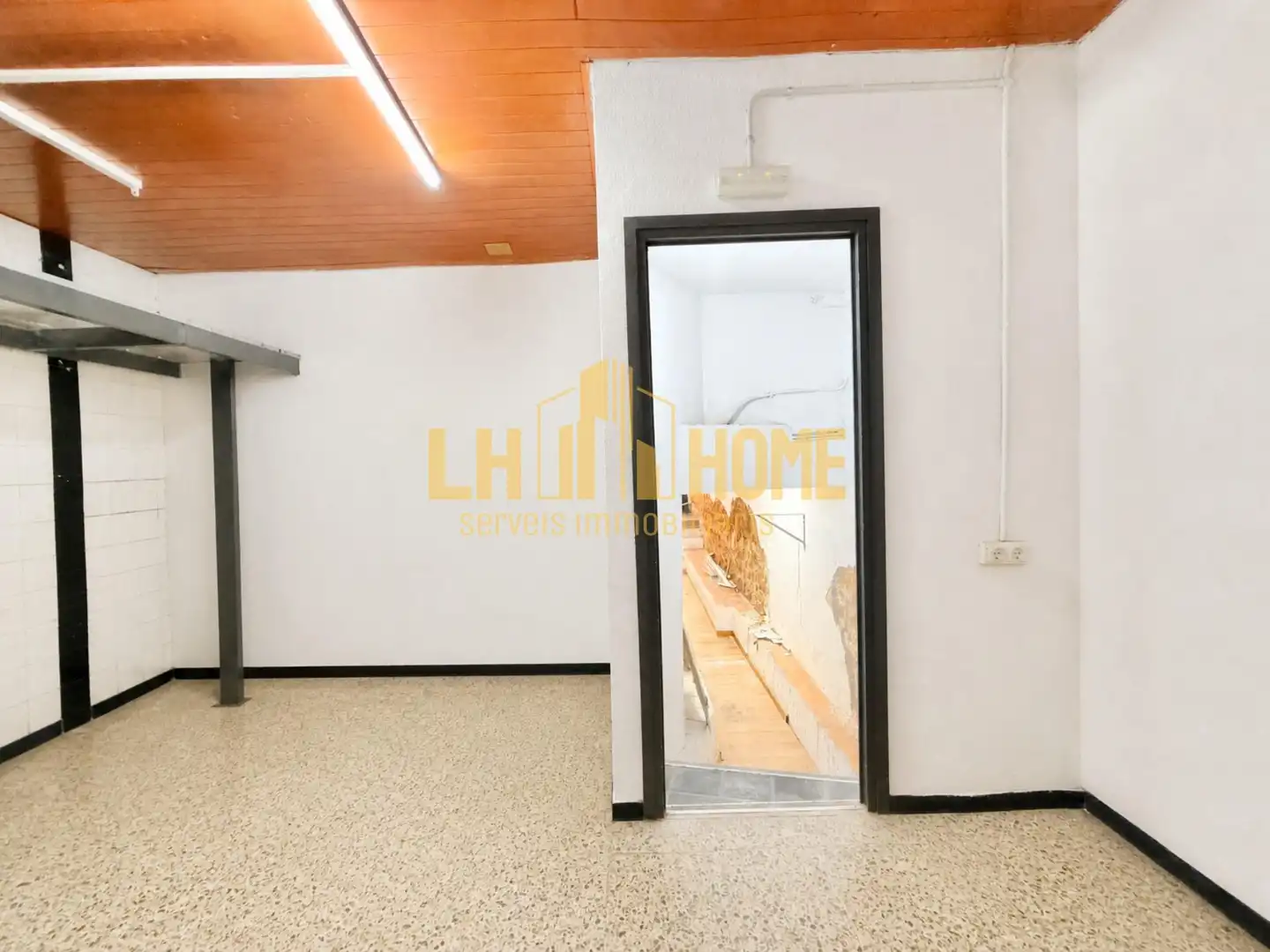 Commercial properties for sale in L'Hospitalet de Llobregat  with Air Conditioner