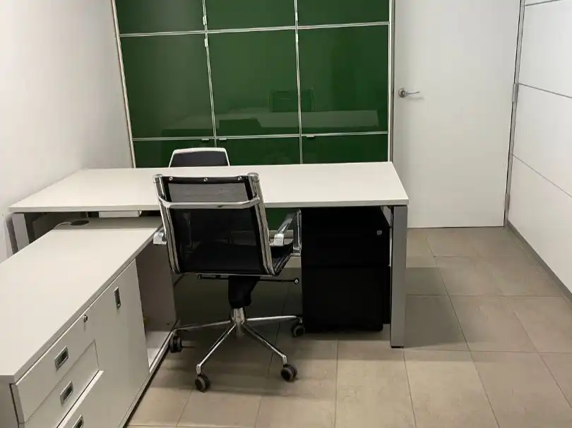Office space to rent in medico rafael navarro 22, imagen 4