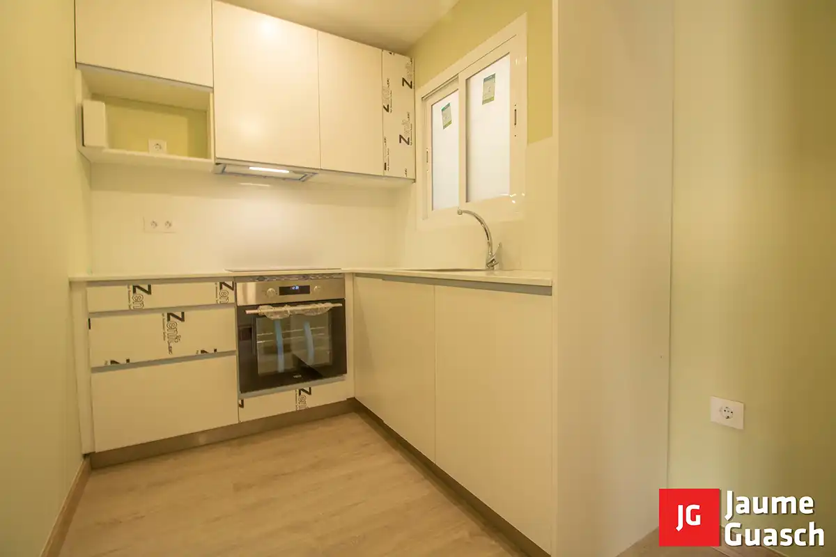 Küche von Wohnung zum Verkauf in Torredembarra mit Klimaanlage, Heizung und Parkett