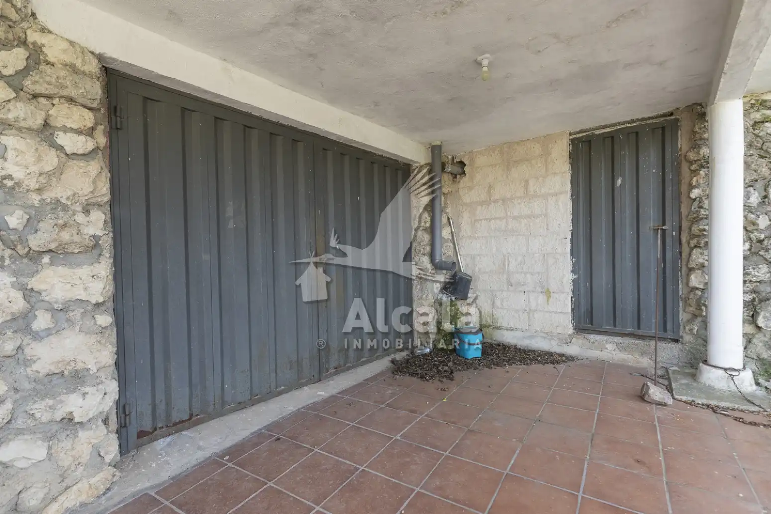 Parking de Casa o chalet en venta en Valverde de Alcalá con Calefacción, Terraza y Trastero